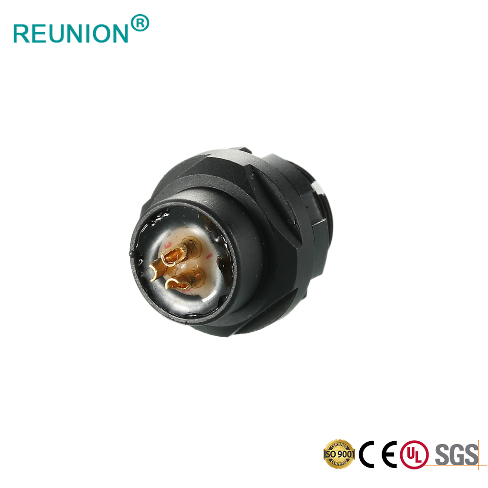 REUNION F系列 推拉自锁金属连接器